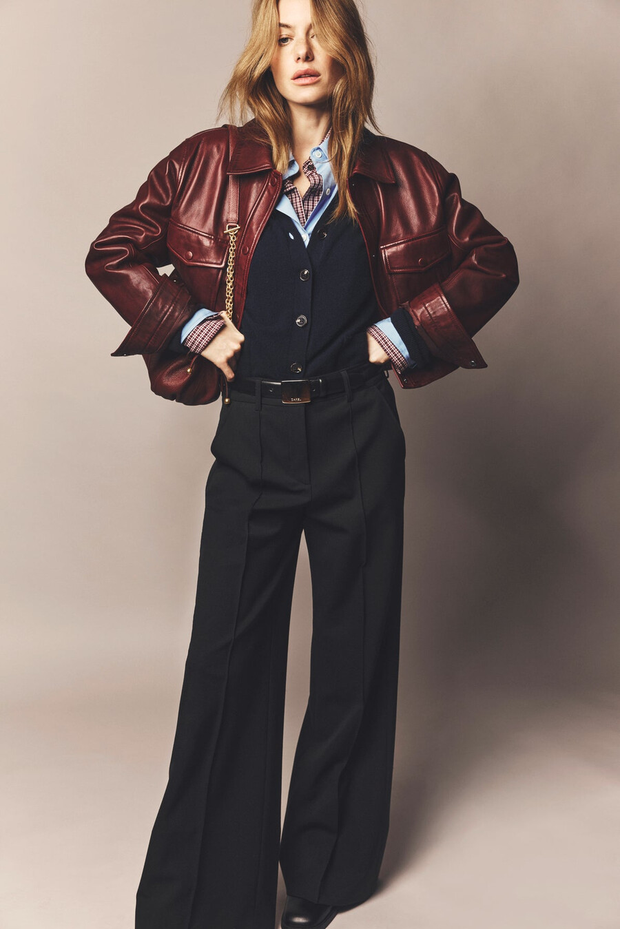 giacca corta in pelle bordeaux - noeve
