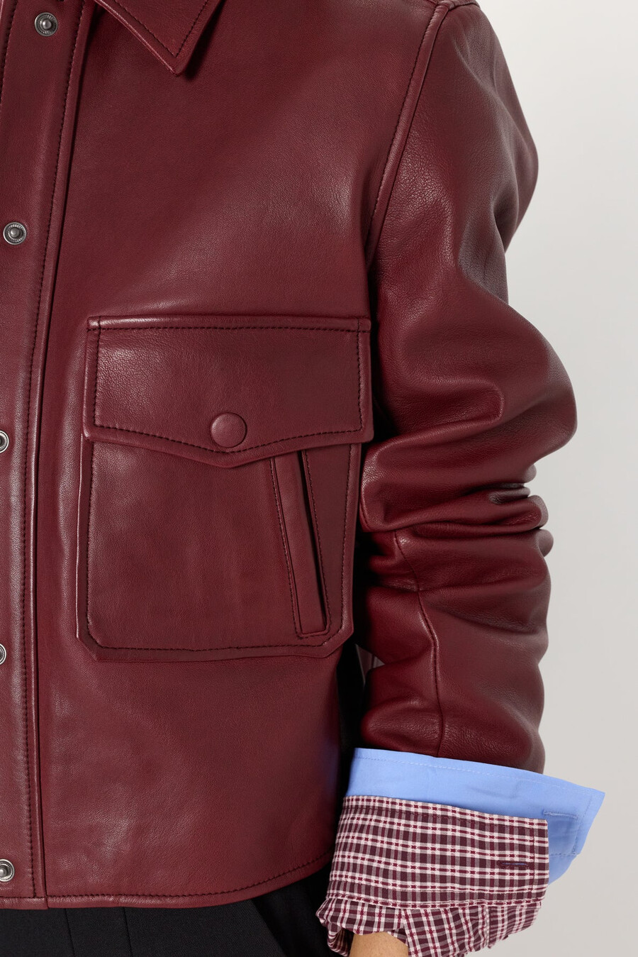 giacca corta in pelle bordeaux - noeve
