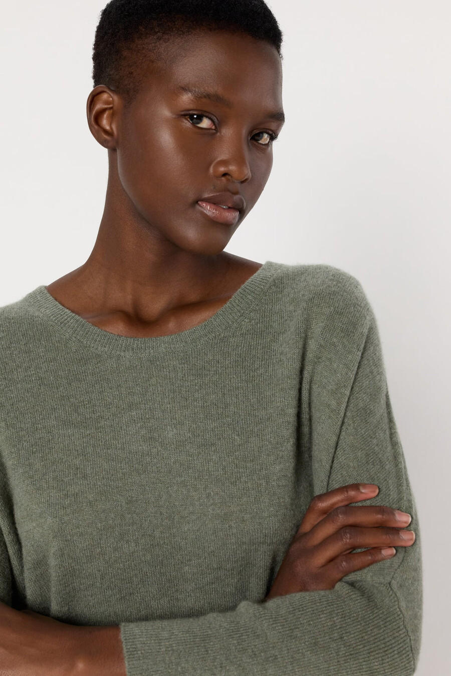 maglione in cashmere dalla vestibilità ampia con collo rotondo - erline